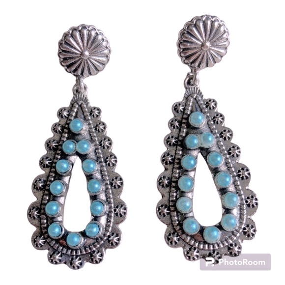 Boho Vintage Style Waterdrop Dangle
Pierced Earrings Silver and Blue New - Picture 4 of 11